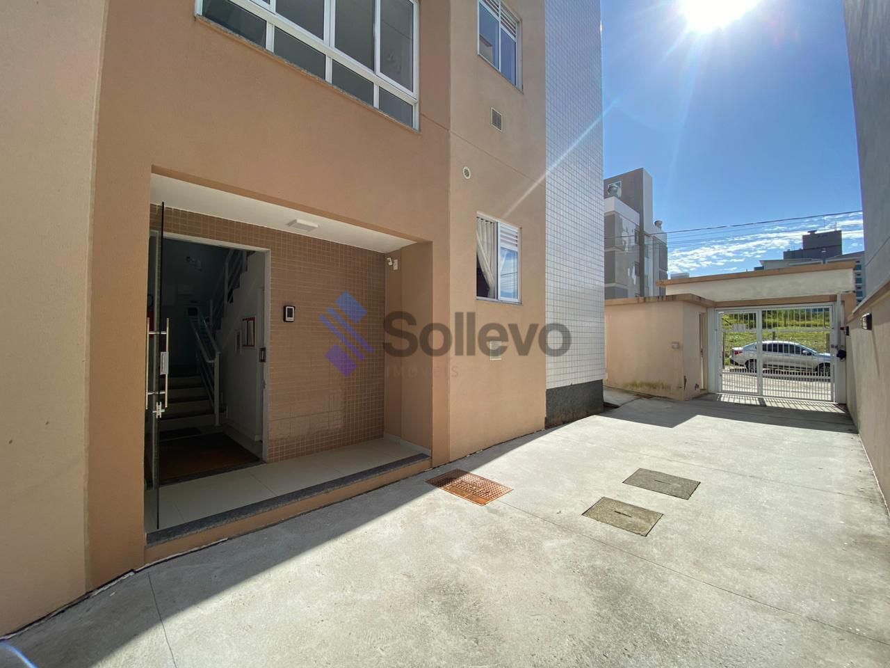 Apartamento à venda com 2 quartos, 62m² - Foto 4