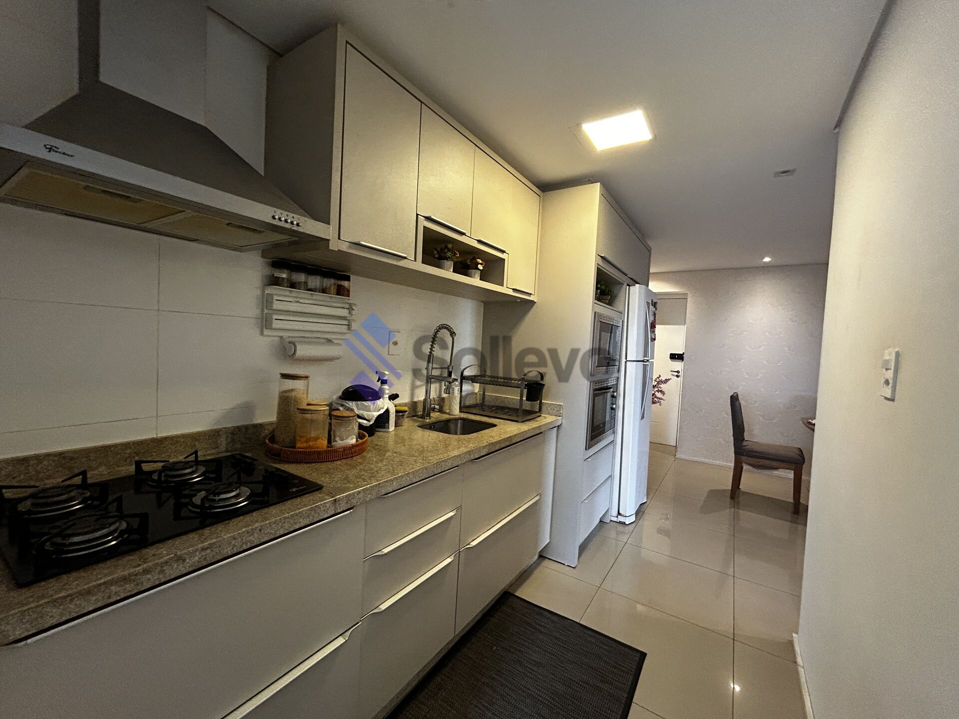 Apartamento à venda com 3 quartos, 90m² - Foto 4