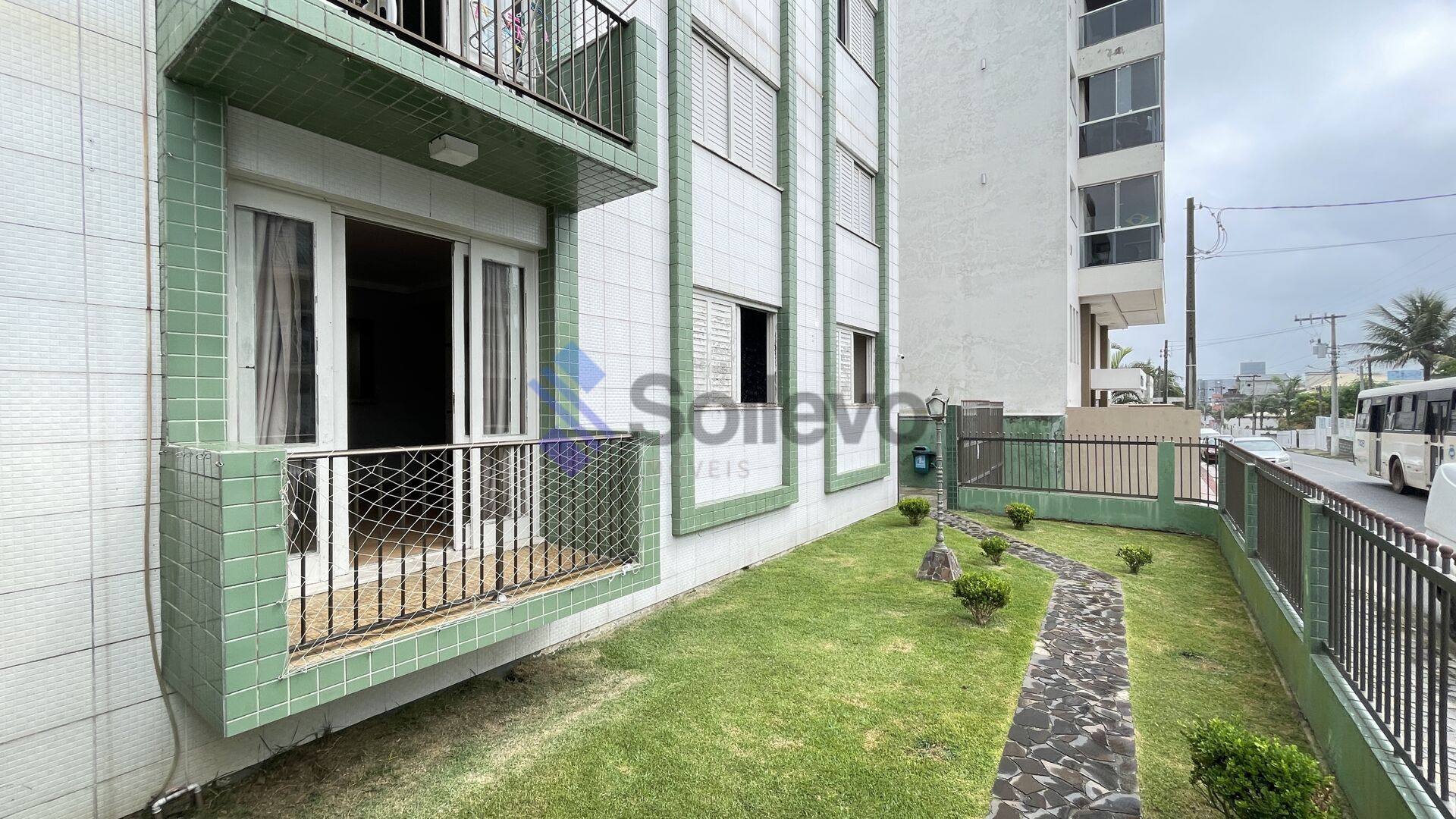 Apartamento à venda com 3 quartos, 89m² - Foto 3