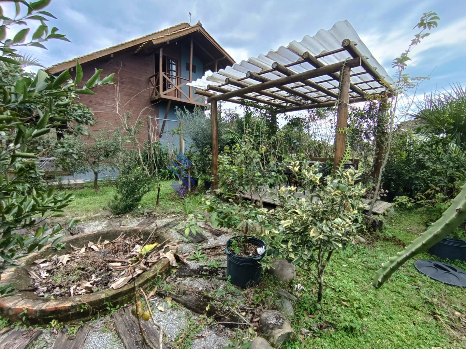 Casa à venda com 1 quarto, 70m² - Foto 2