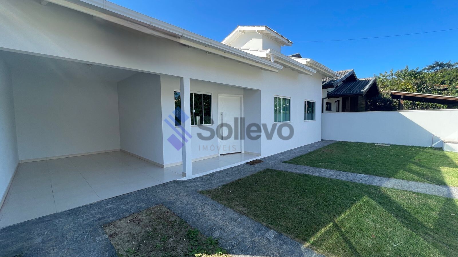 Casa à venda com 3 quartos, 110m² - Foto 1