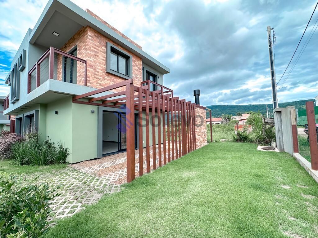 Casa de Condomínio à venda com 3 quartos, 106m² - Foto 1
