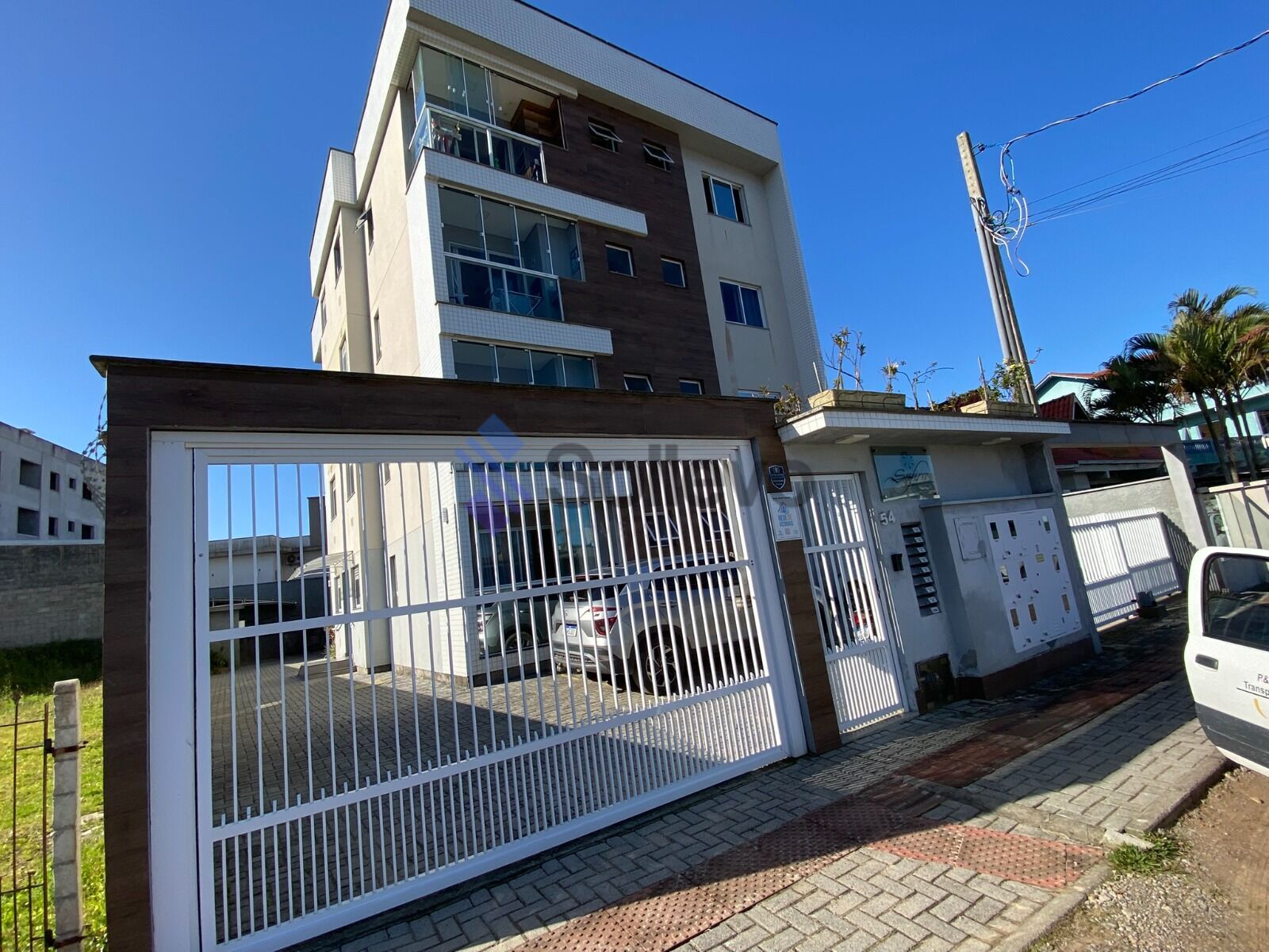Apartamento à venda com 2 quartos, 62m² - Foto 1