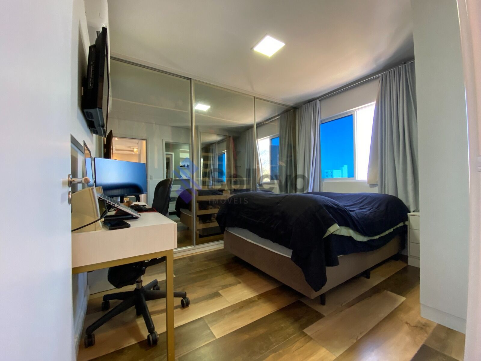 Apartamento à venda com 2 quartos, 62m² - Foto 7