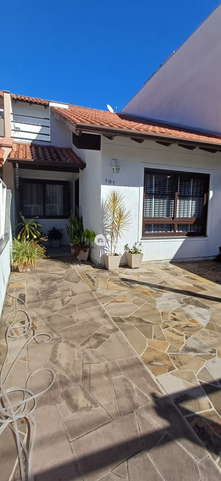 Casa à venda com 3 quartos, 125m² - Foto 1