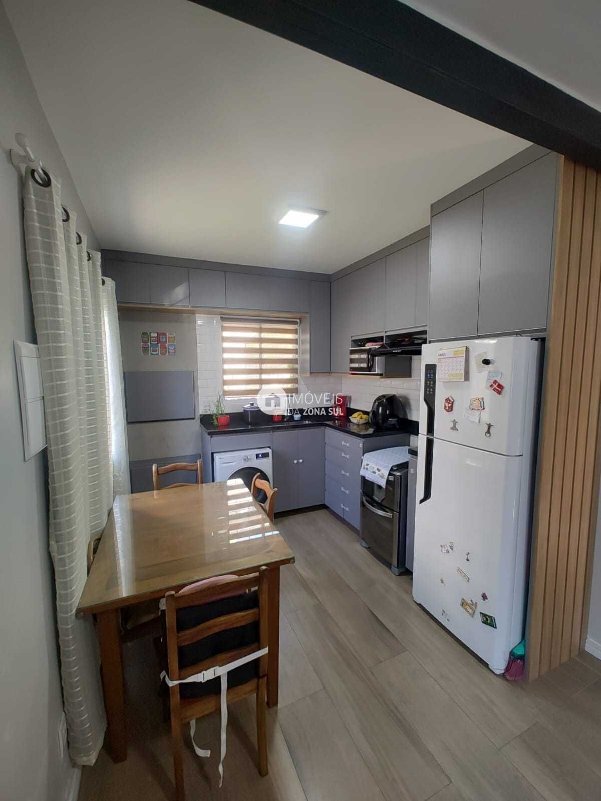 Casa à venda com 2 quartos, 55m² - Foto 2