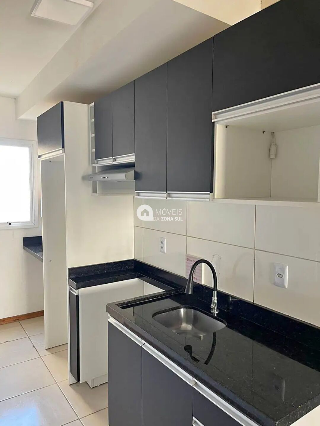 Casa à venda com 2 quartos, 72m² - Foto 1