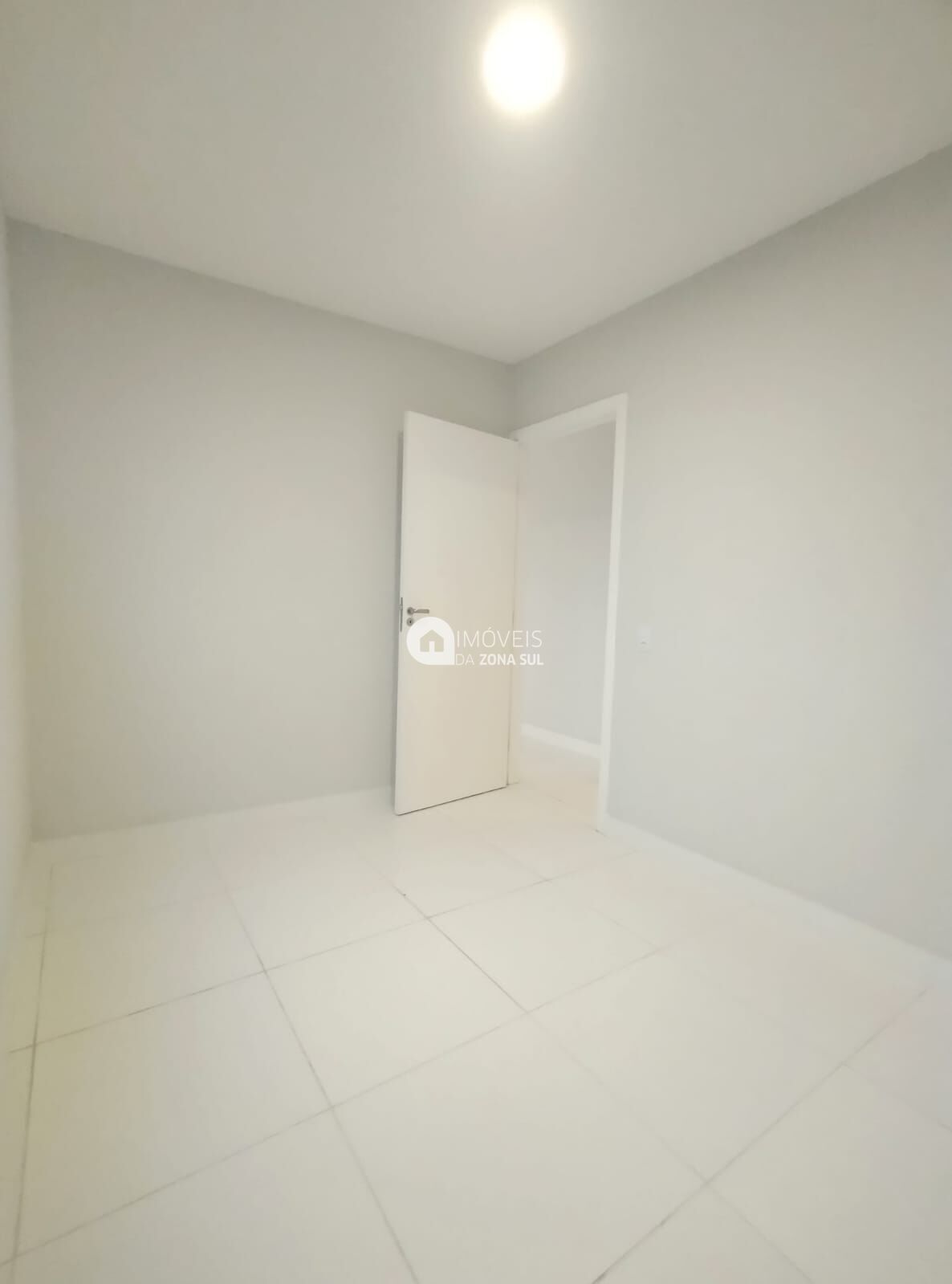 Apartamento à venda com 2 quartos, 42m² - Foto 3