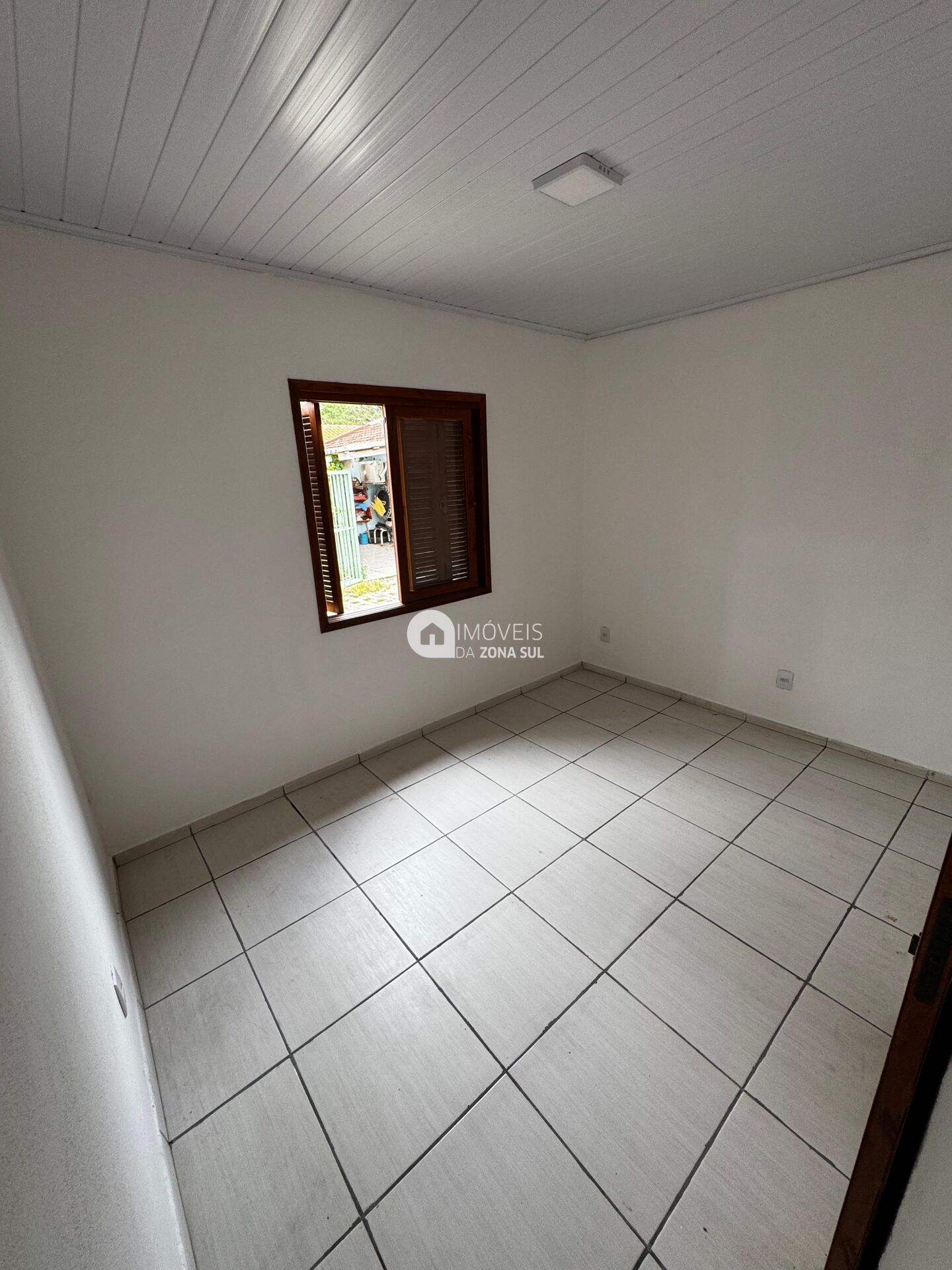 Casa à venda com 2 quartos, 49m² - Foto 2