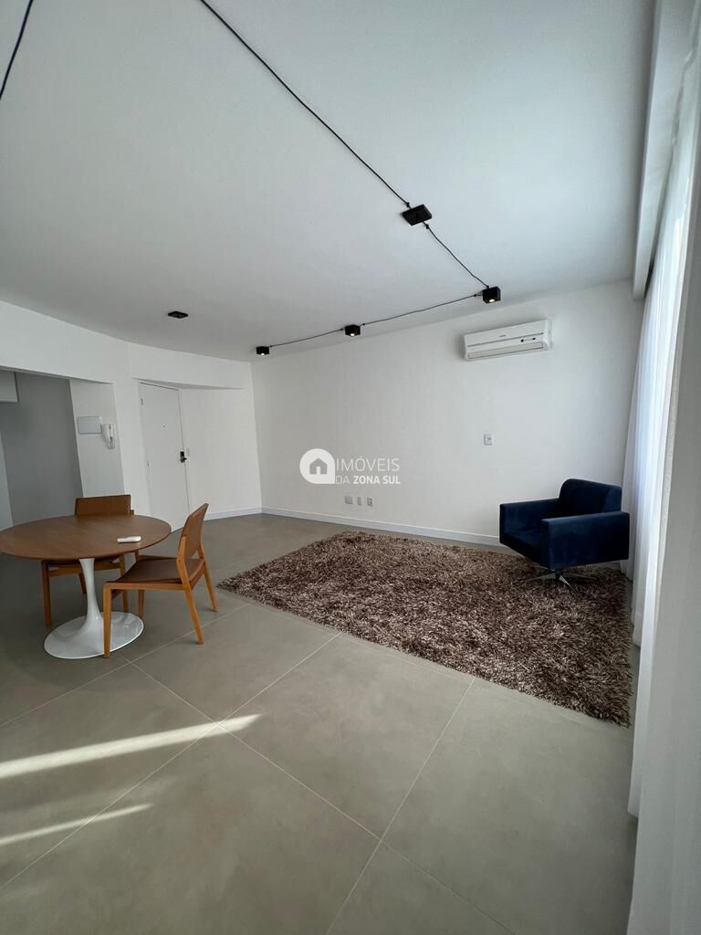 Apartamento à venda com 2 quartos, 64m² - Foto 1