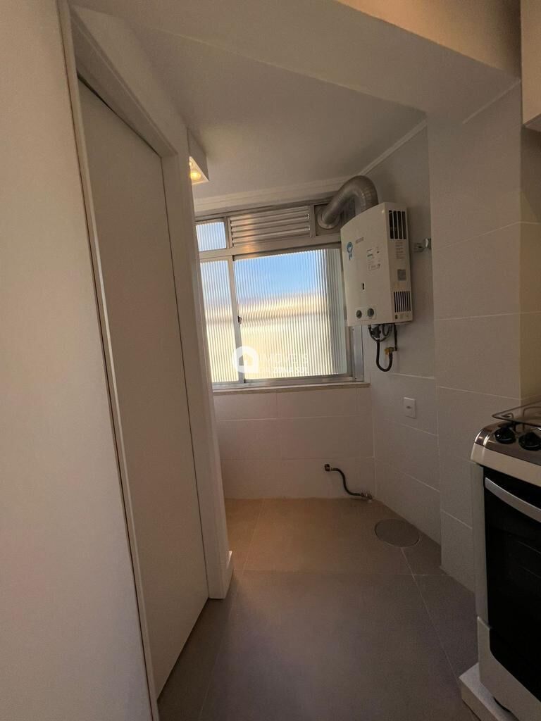 Apartamento à venda com 2 quartos, 64m² - Foto 7