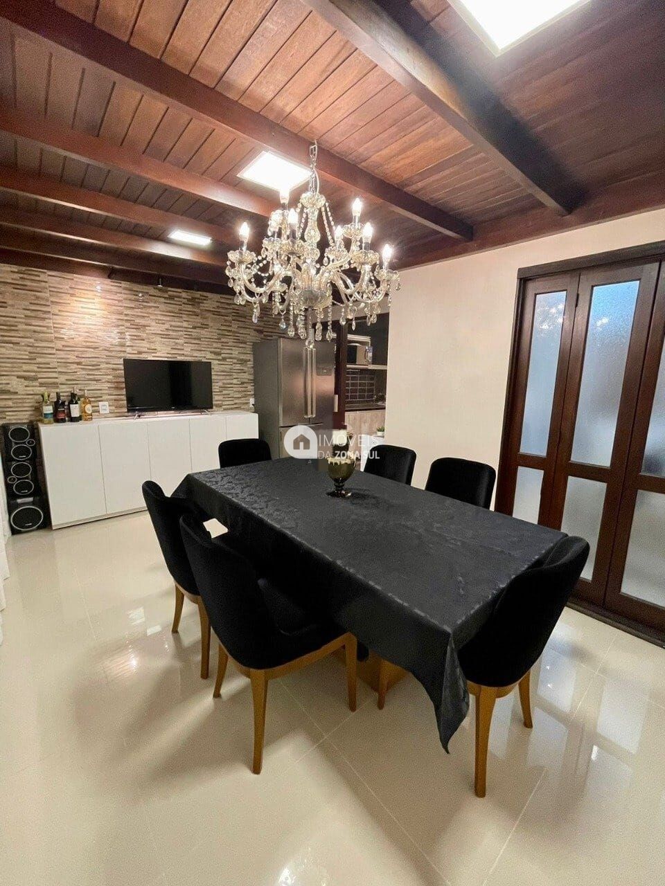 Casa à venda com 2 quartos, 100m² - Foto 3