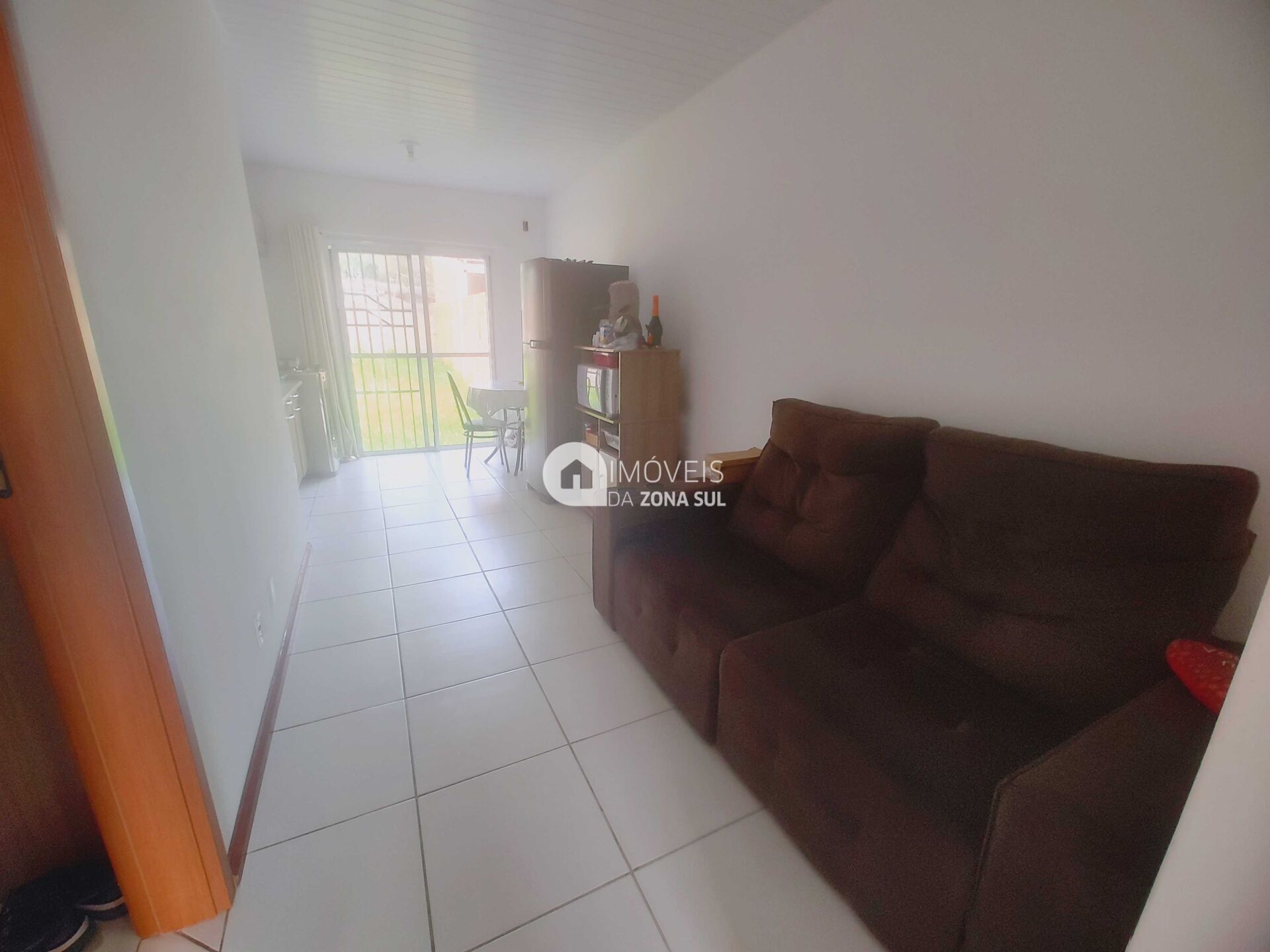 Casa à venda com 2 quartos, 40m² - Foto 2