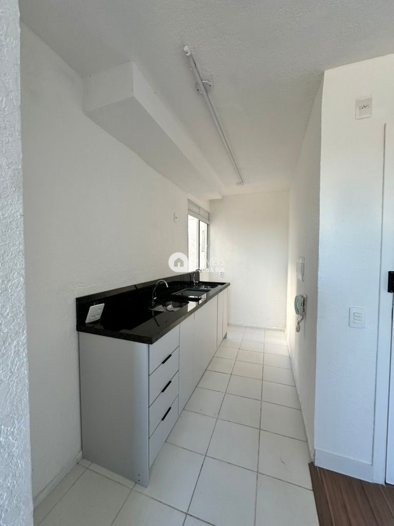 Apartamento à venda com 2 quartos, 42m² - Foto 2