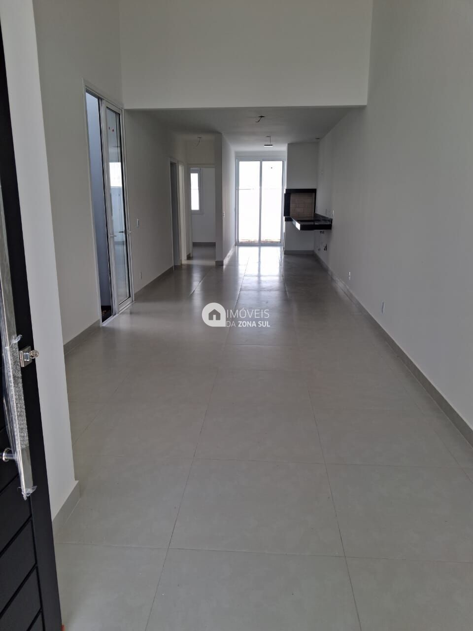 Casa à venda com 3 quartos, 92m² - Foto 2