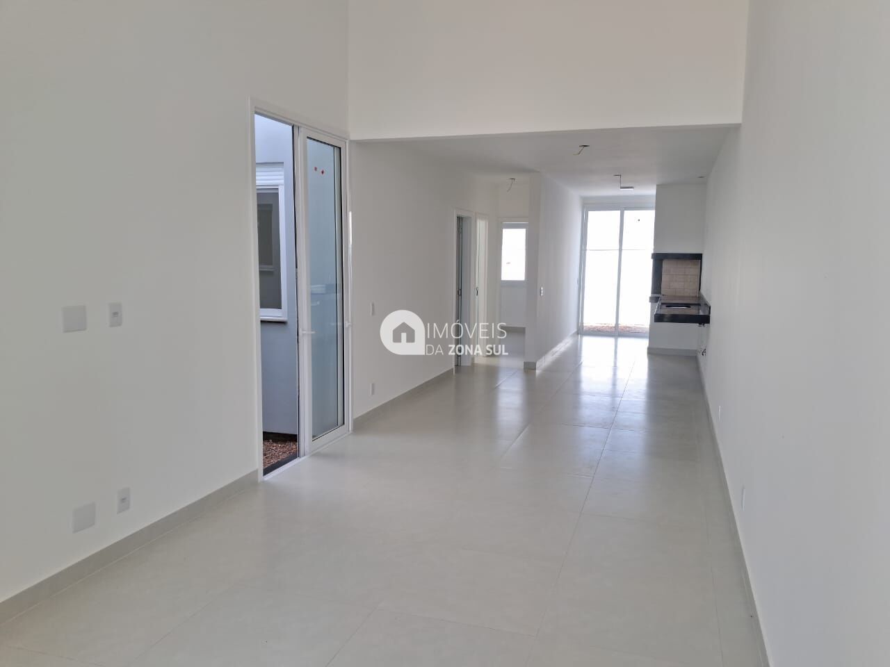 Casa à venda com 3 quartos, 92m² - Foto 3