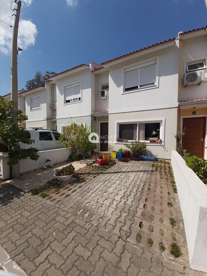 Sobrado à venda com 3 quartos, 147m² - Foto 1