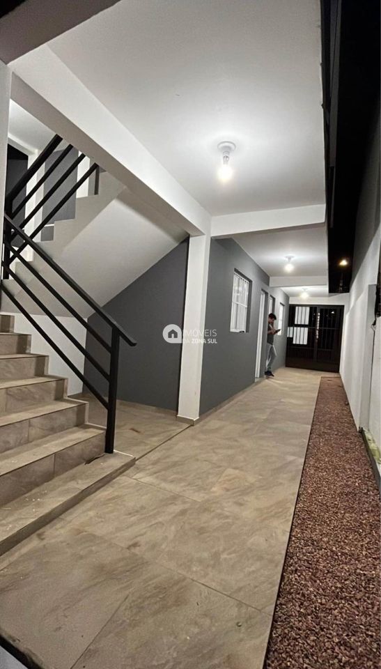 Casa Comercial à venda com 6 quartos, 408m² - Foto 2