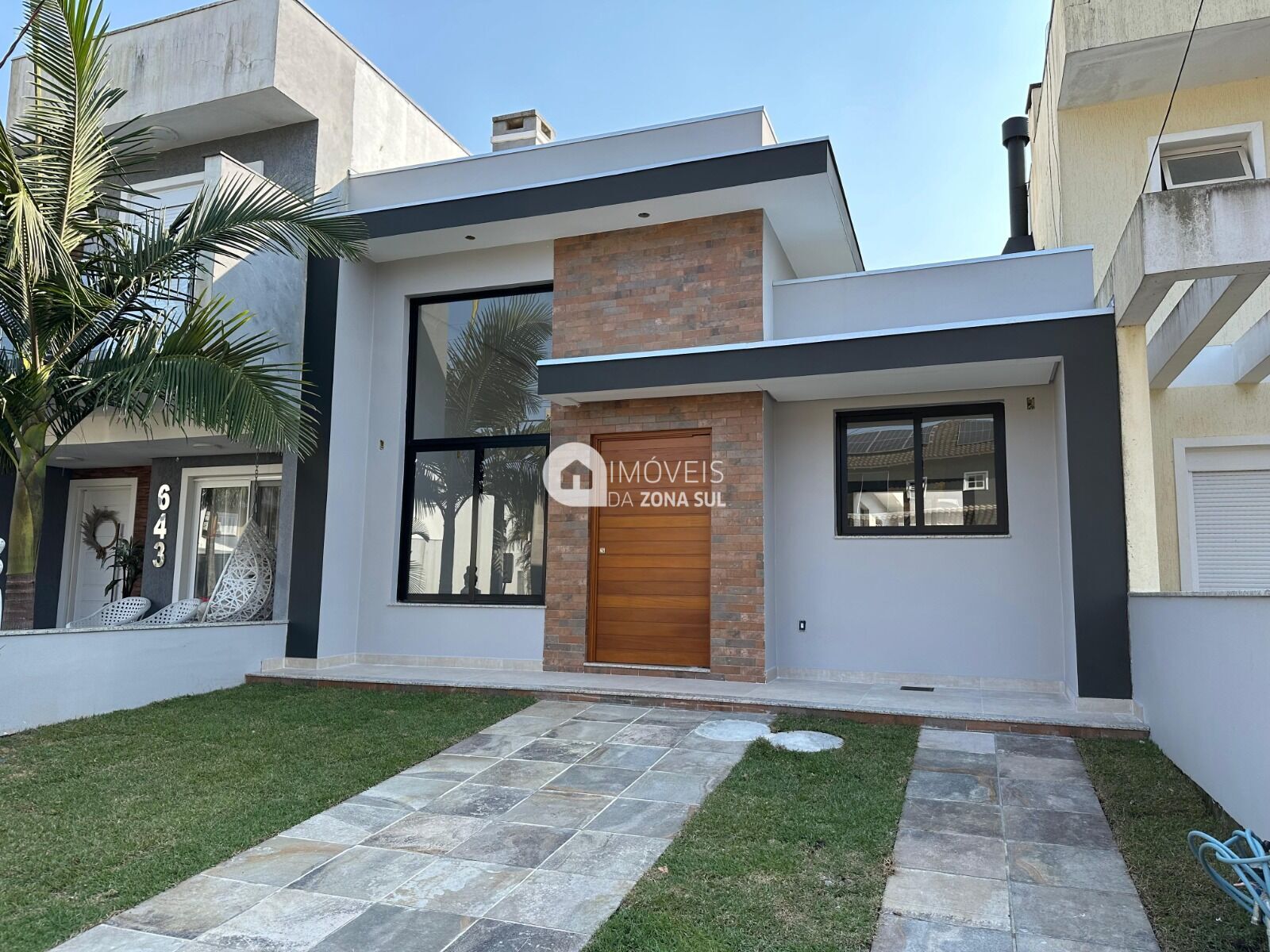 Casa à venda com 3 quartos, 95m² - Foto 1