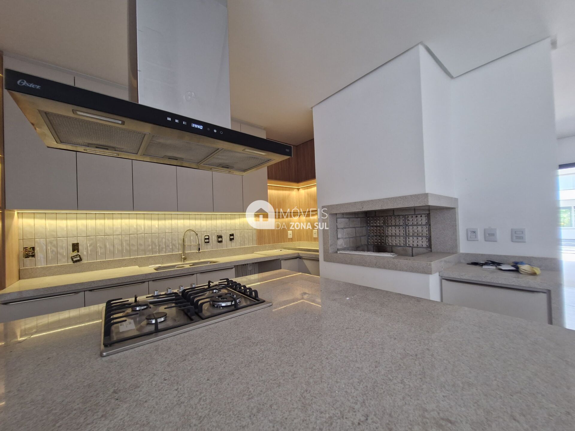 Casa, 3 quartos, 216 m² - Foto 4
