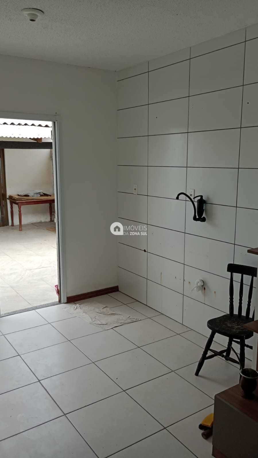 Casa à venda com 2 quartos, 41m² - Foto 4