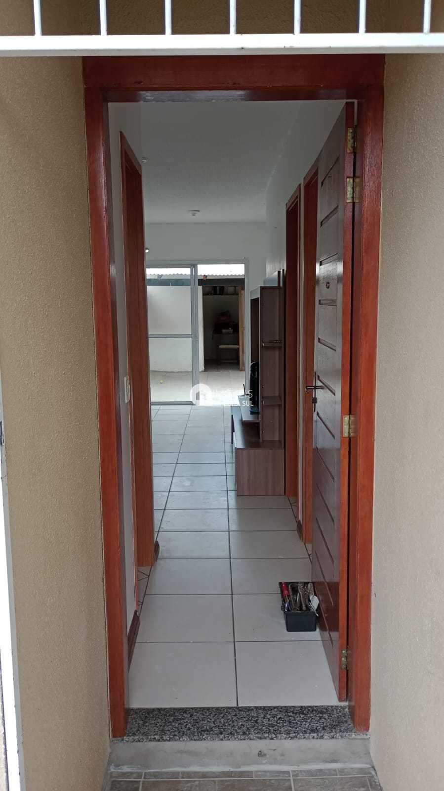 Casa à venda com 2 quartos, 41m² - Foto 2