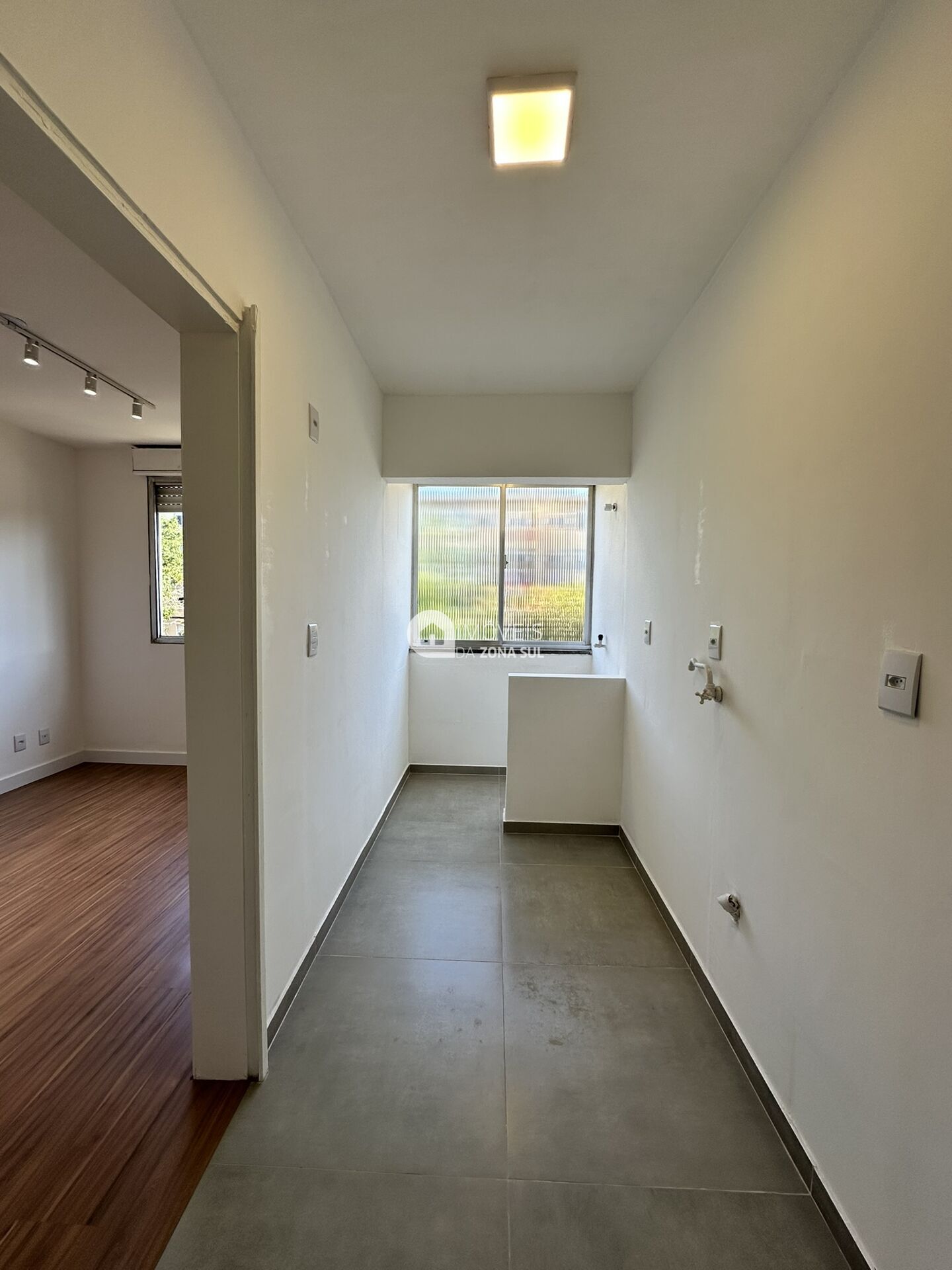 Apartamento à venda com 1 quarto, 35m² - Foto 2