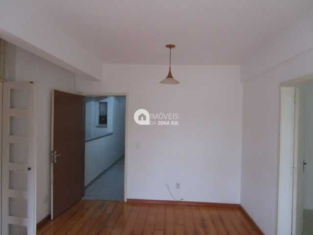 Apartamento à venda com 2 quartos, 63m² - Foto 2