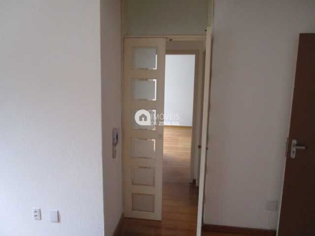 Apartamento à venda com 2 quartos, 63m² - Foto 4