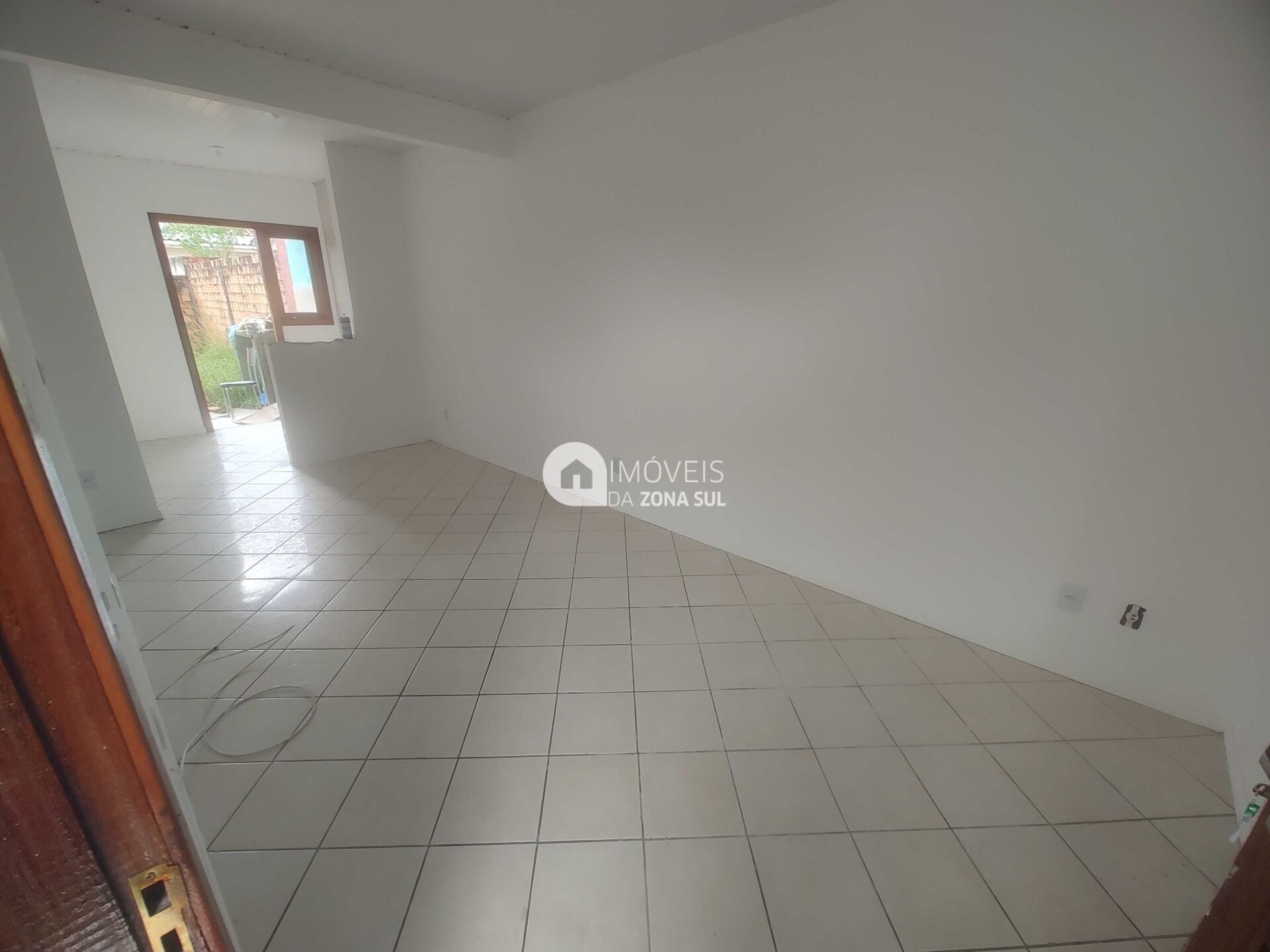 Casa à venda com 2 quartos, 51m² - Foto 2