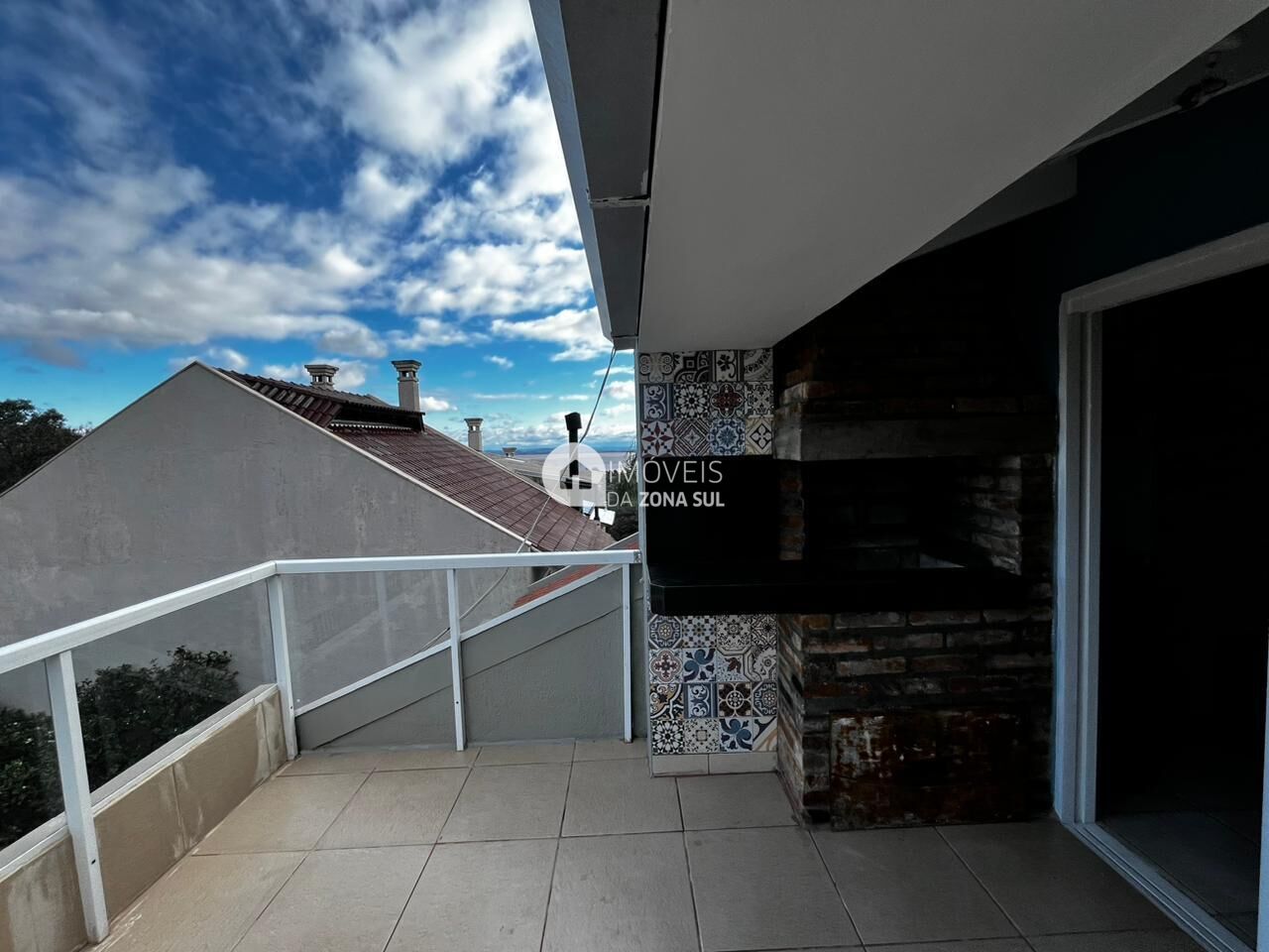 Casa de Condomínio à venda com 3 quartos, 270m² - Foto 2
