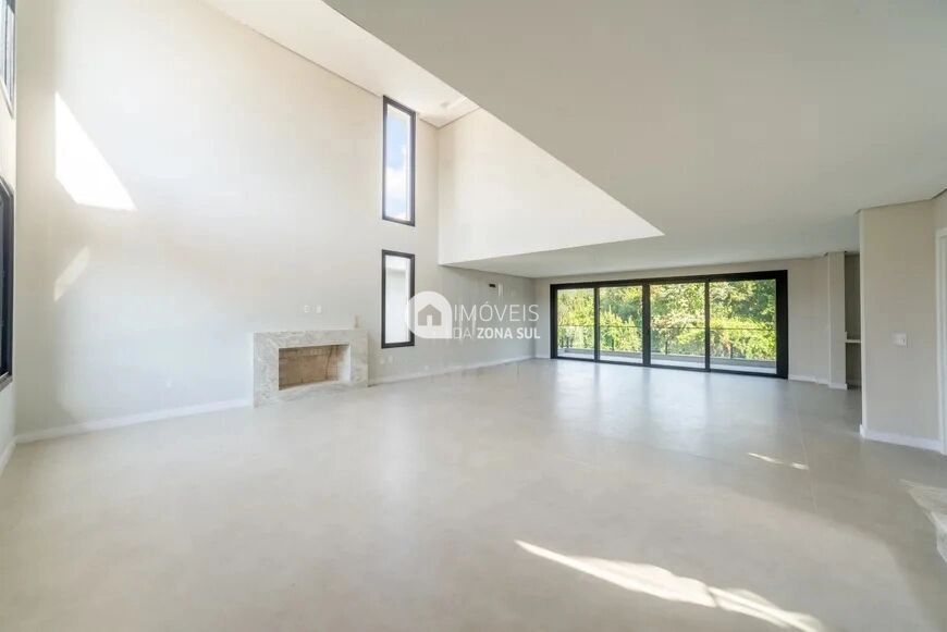 Casa à venda com 4 quartos, 349m² - Foto 2