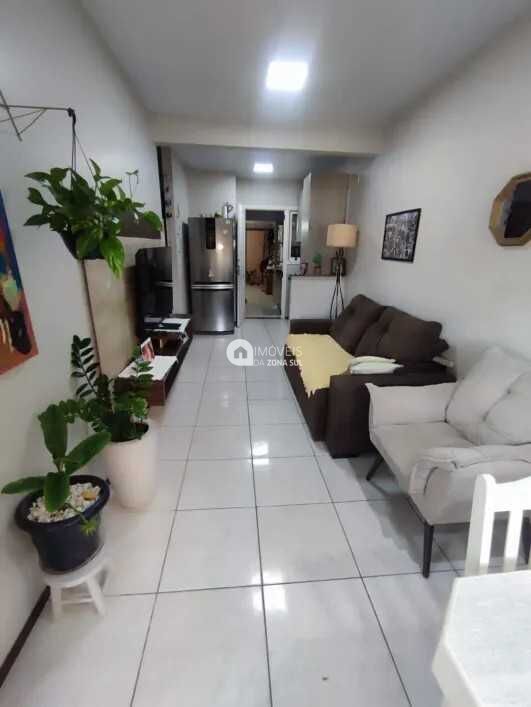 Casa à venda com 2 quartos, 50m² - Foto 4