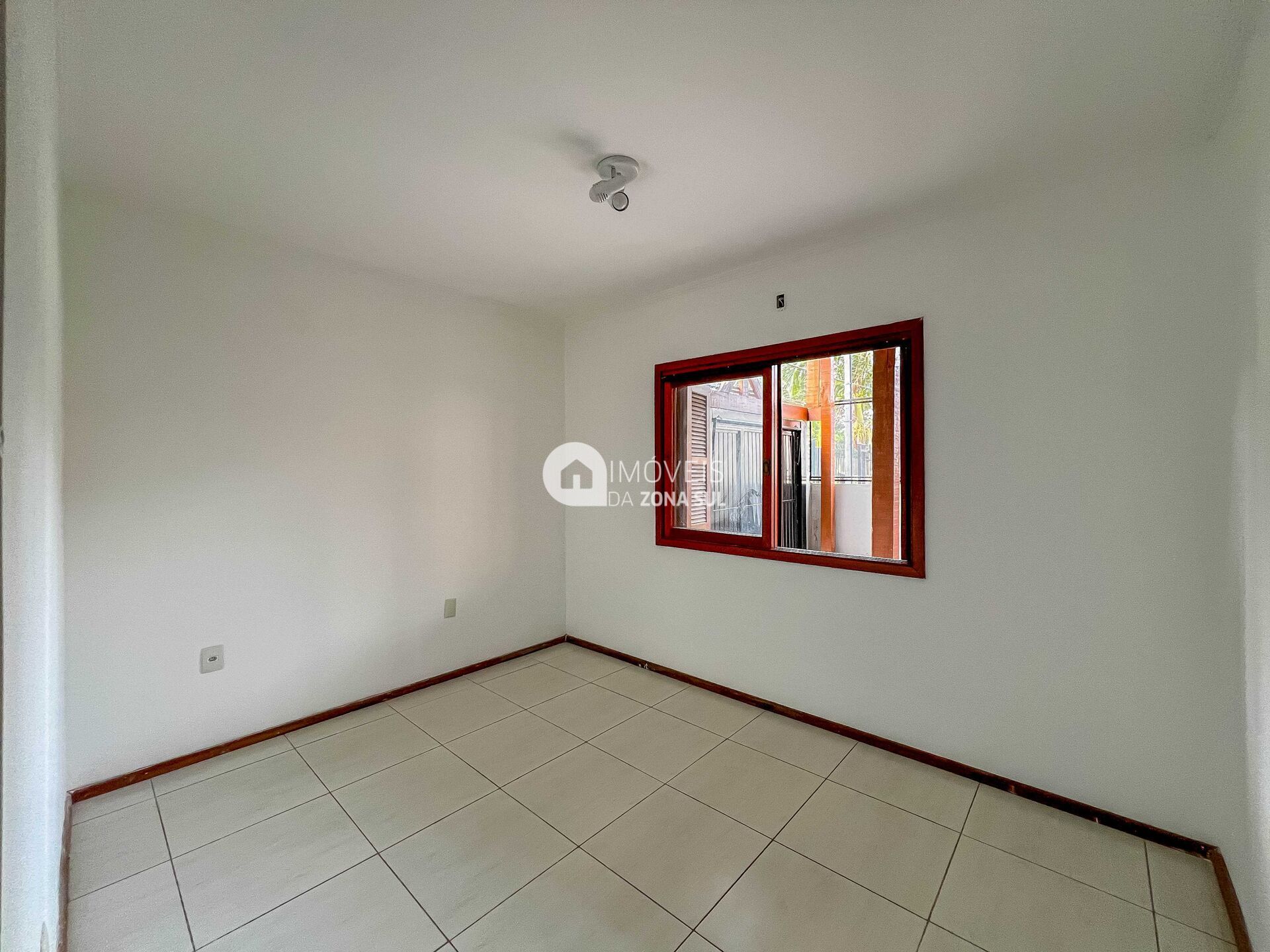 Casa à venda com 2 quartos, 70m² - Foto 12