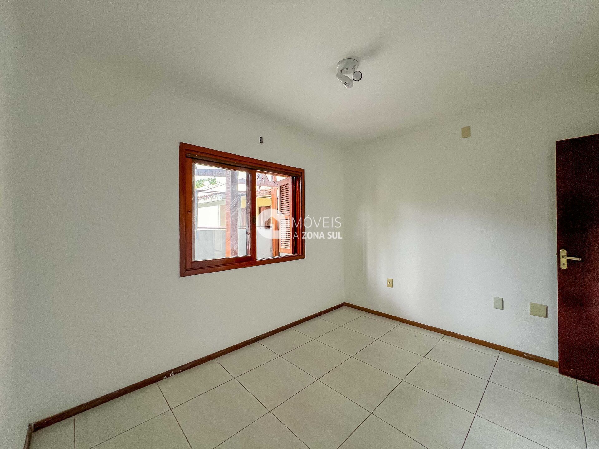 Casa à venda com 2 quartos, 70m² - Foto 10