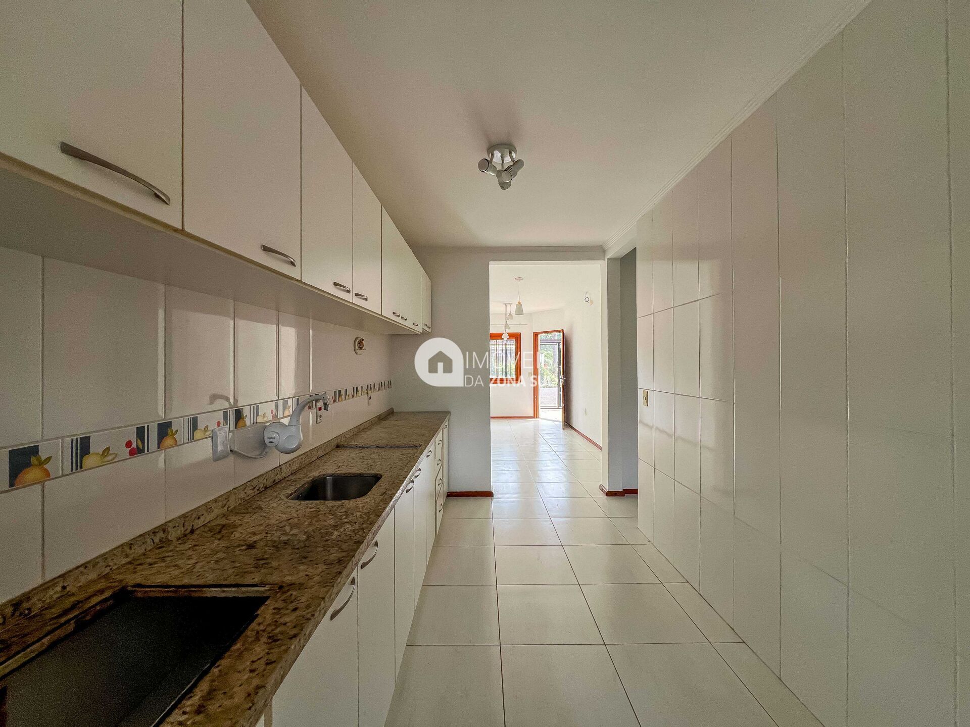 Casa à venda com 2 quartos, 70m² - Foto 17