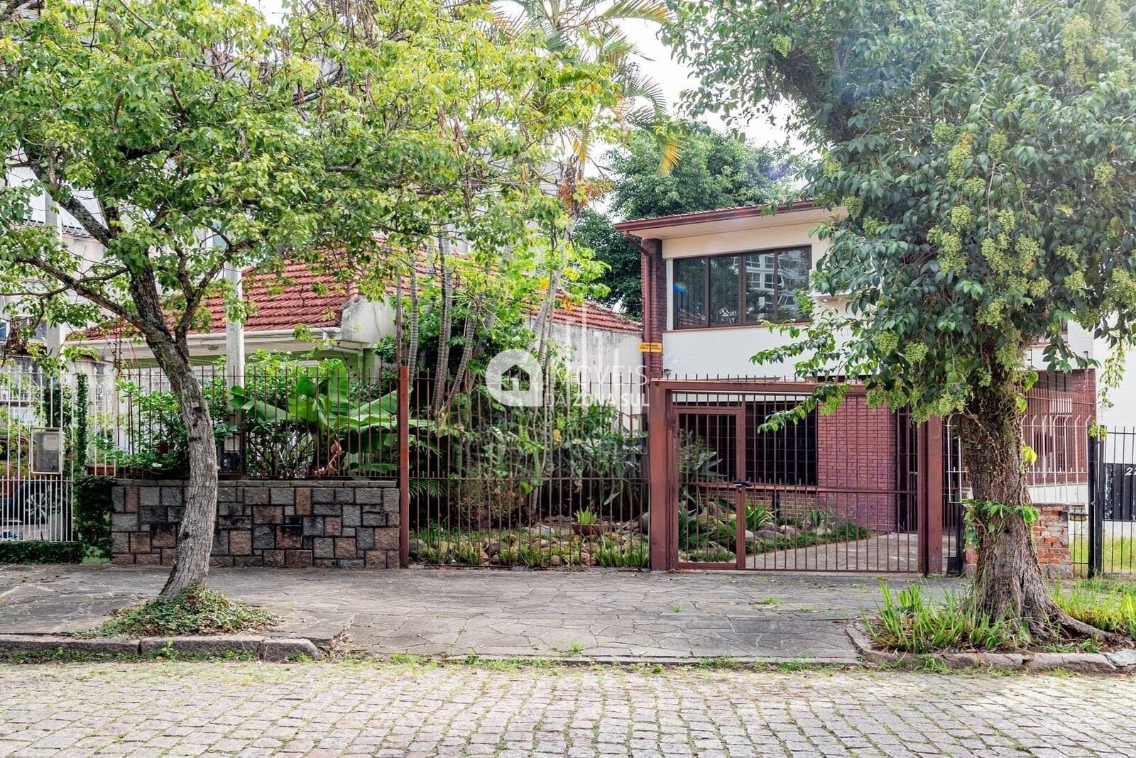 Casa, 3 quartos, 218 m² - Foto 1