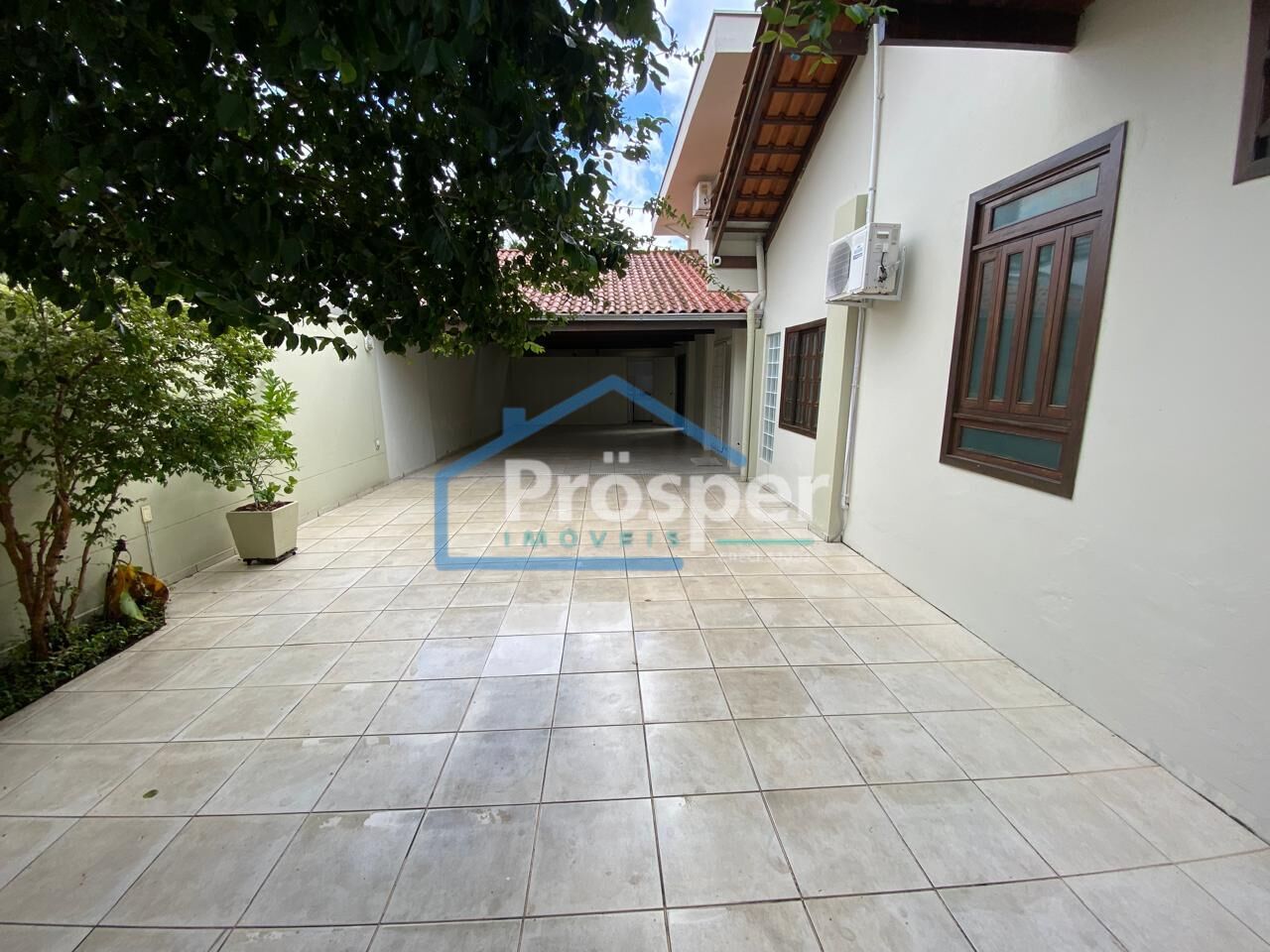 Sobrado de 3 quartos, 265m² no bairro Saguaçu, em Joinville | Eu Corretor