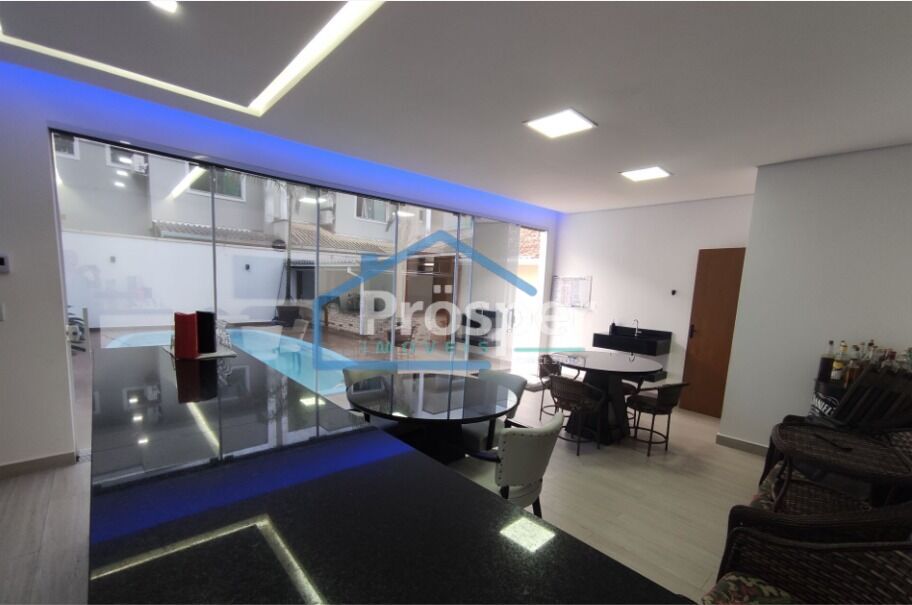 Casa de 3 quartos, 205m² no bairro Costa e Silva, em Joinville | Eu Corretor