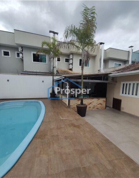 Casa de 3 quartos, 205m² no bairro Costa e Silva, em Joinville | Eu Corretor