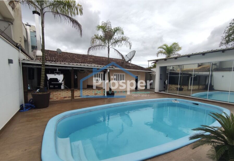 Casa de 3 quartos, 205m² no bairro Costa e Silva, em Joinville | Eu Corretor