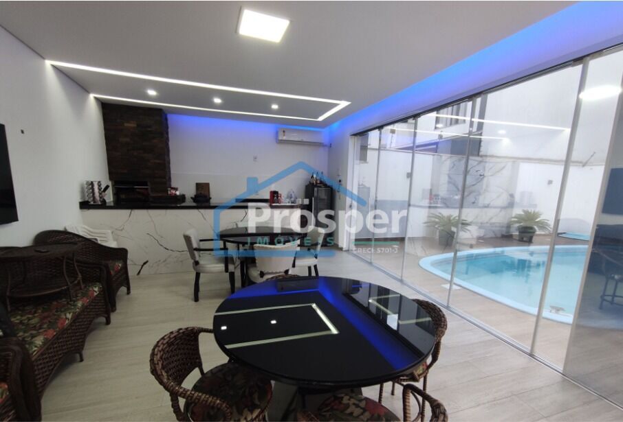 Casa de 3 quartos, 205m² no bairro Costa e Silva, em Joinville | Eu Corretor