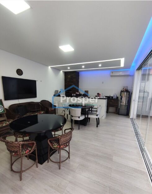 Casa de 3 quartos, 205m² no bairro Costa e Silva, em Joinville | Eu Corretor