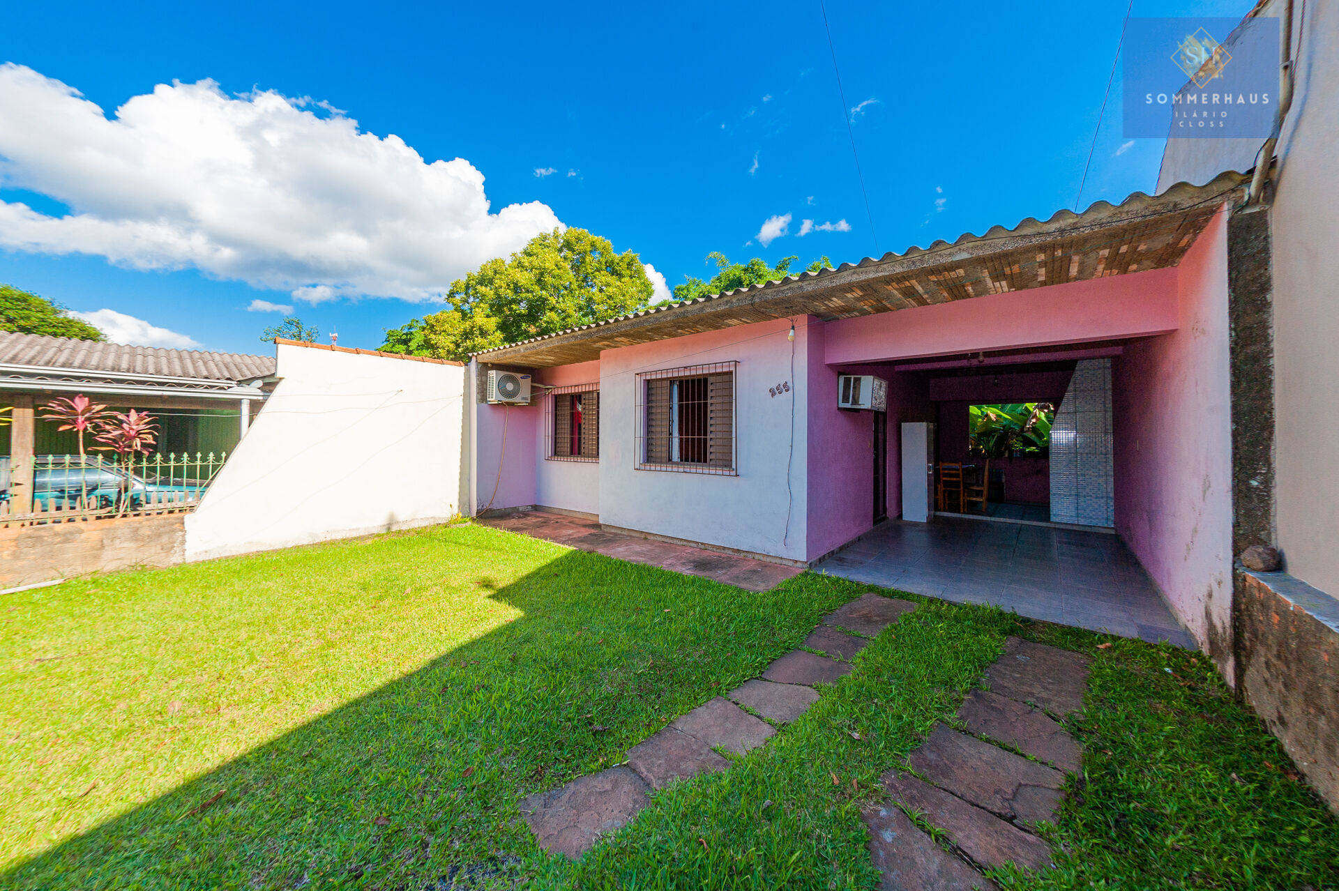 Casa à venda com 2 quartos, 68m² - Foto 1