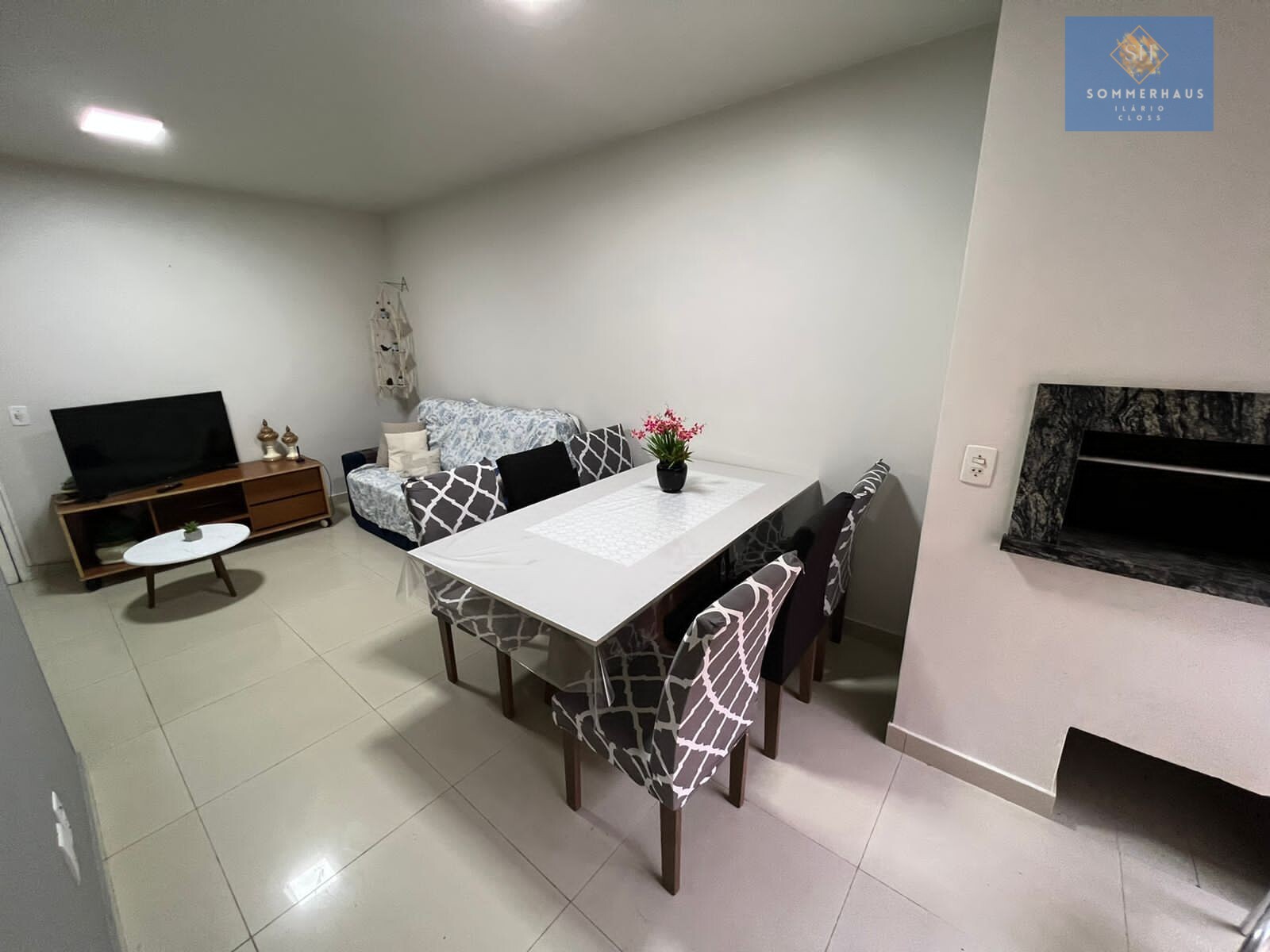 Apartamento à venda com 2 quartos, 85m² - Foto 1