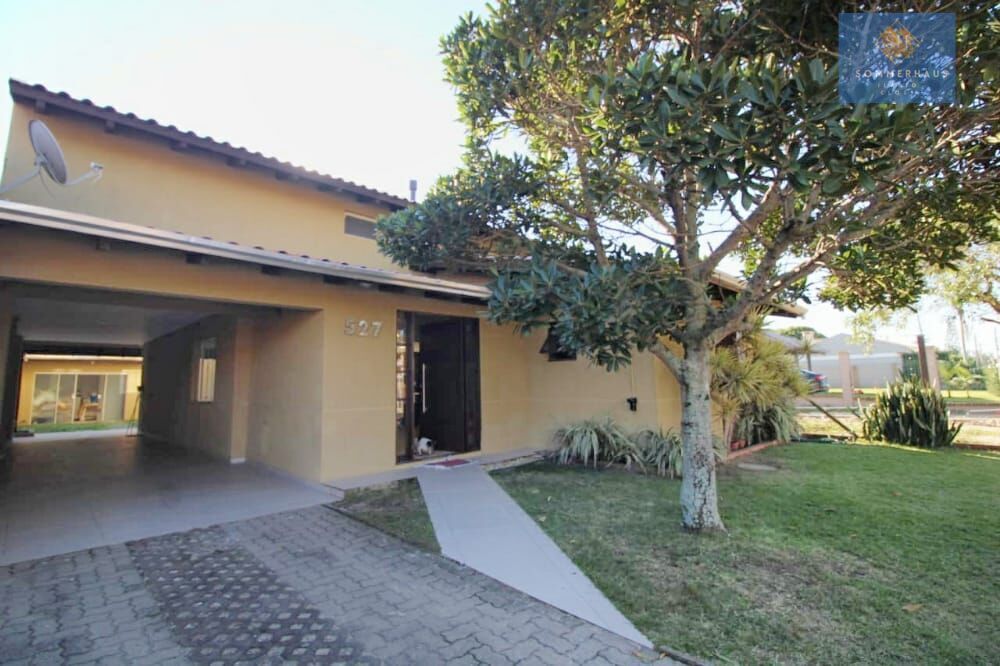 Casa à venda com 4 quartos, 250m² - Foto 1