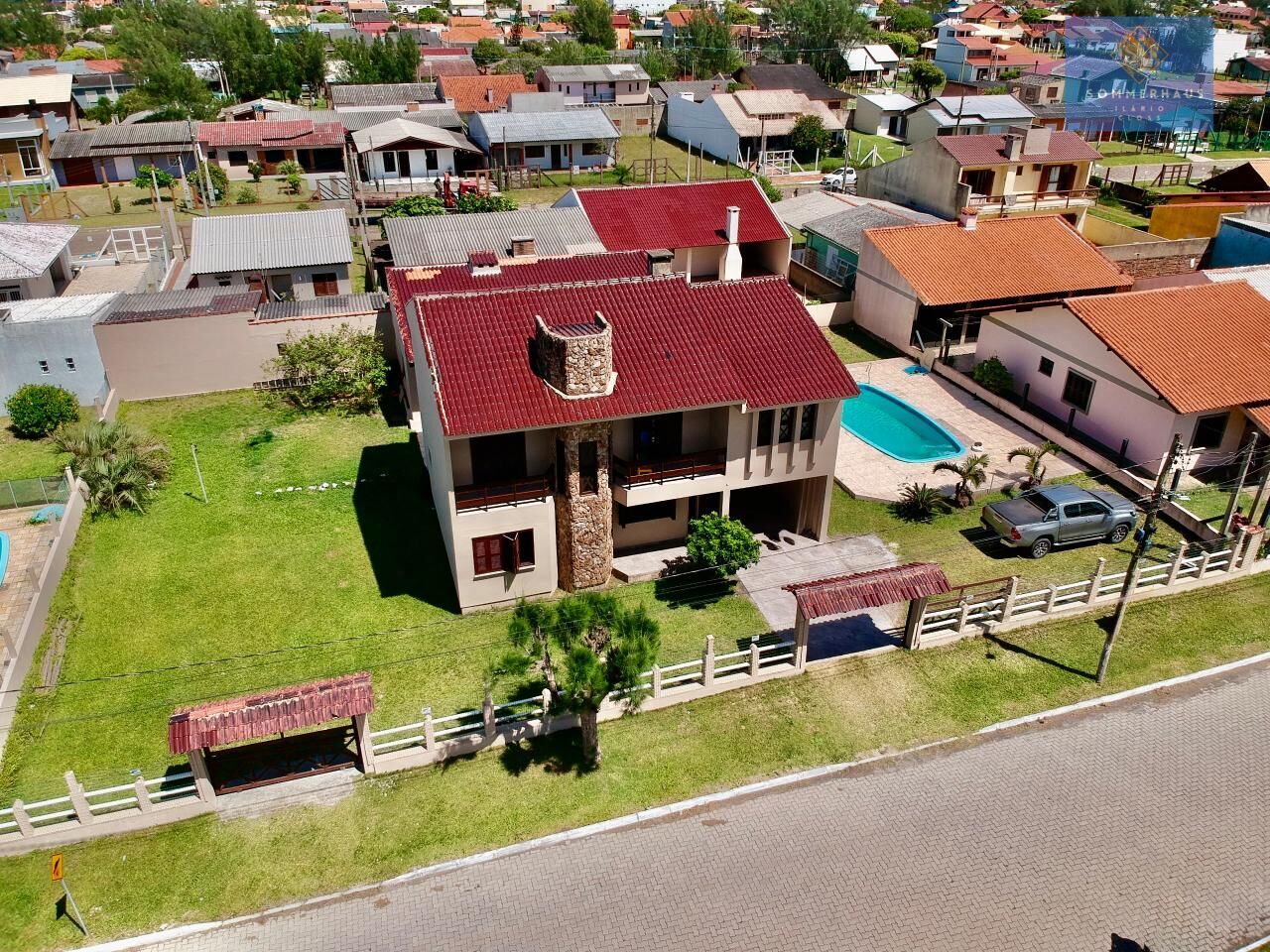 Casa, 8 quartos, 250 m² - Foto 1