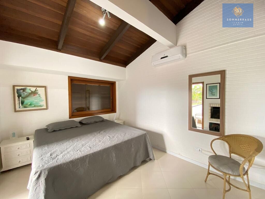 Casa à venda com 4 quartos, 300m² - Foto 15