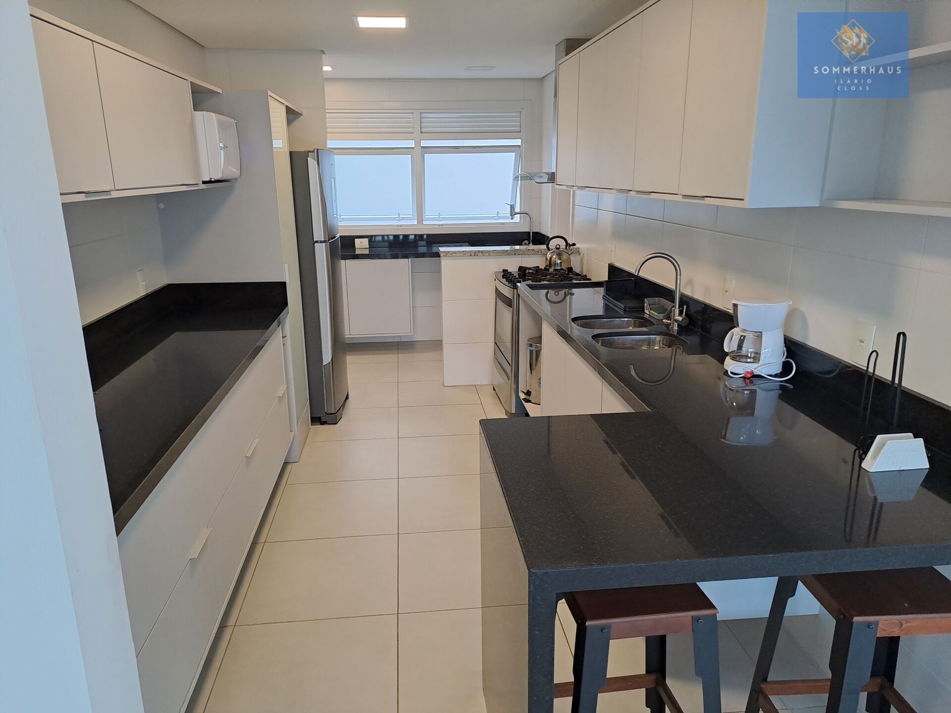 Apartamento à venda com 4 quartos, 176m² - Foto 4