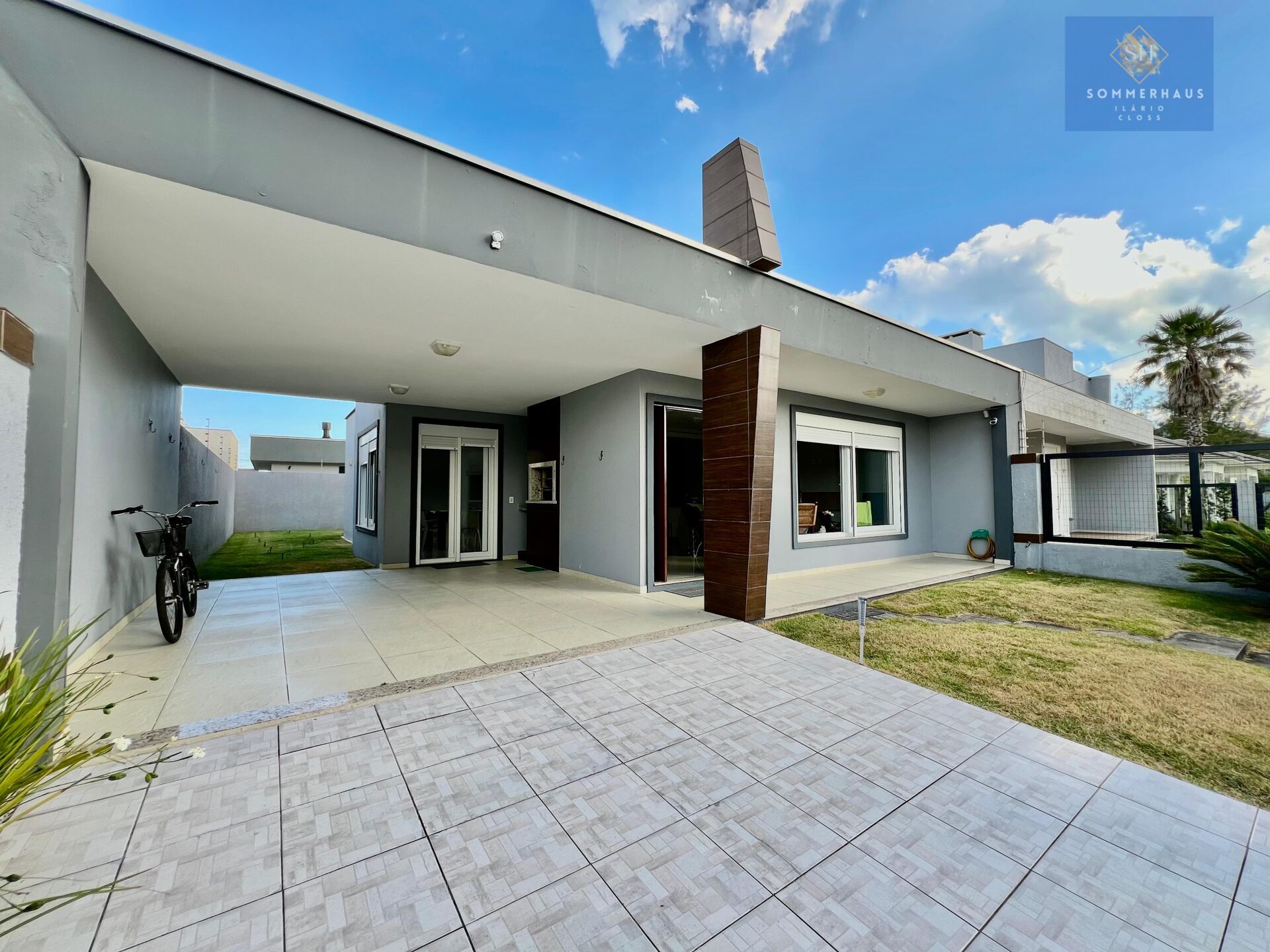 Casa à venda com 3 quartos, 155m² - Foto 1